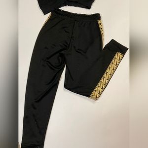 Nike Sweatpants Size Small Color Black and Gold